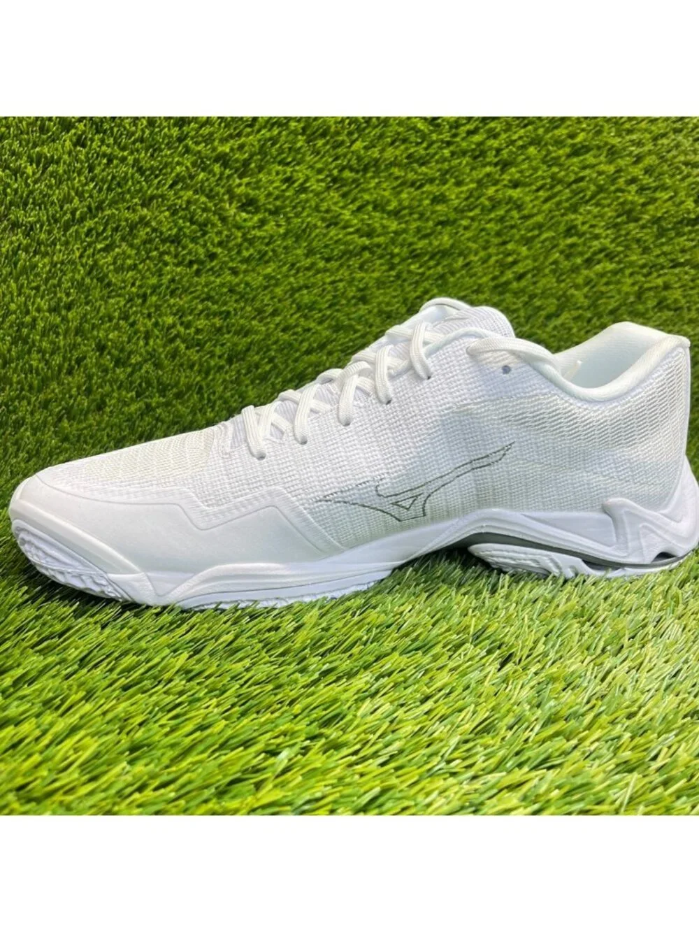 Mizuno Wave Lightning Elite Mens Size 13 White Running Volleyball Shoes Sneakers